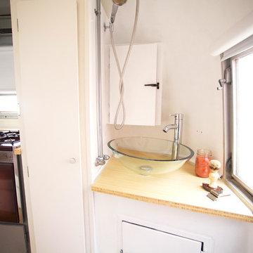 1965 AIRSTREAM CARAVEL, 17′ -SHELLY- $49,995