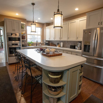 Modern Kitchen Model in Turlock (kC Wedgewood Court)