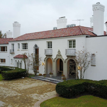 Mediterranean style home Winnetka, IL