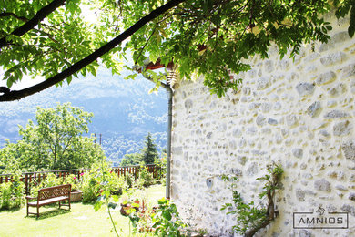 Photo of a country garden in Grenoble.