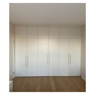 Встроенные распашные шкафы - Modern - Closet - Moscow - by Veresk