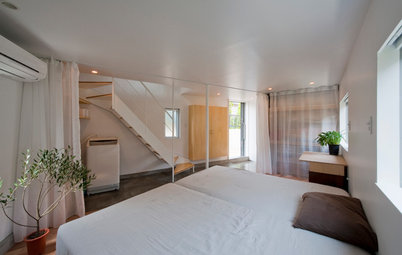 Houzz Tour: A Little House Makes the Most of a Triangular Plot