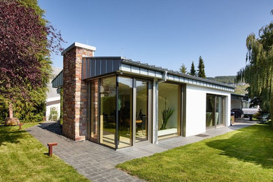 Photo of a contemporary home in Cologne.