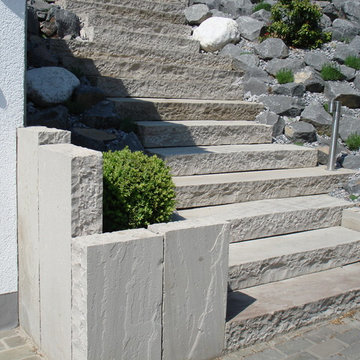 Gestaltungen mit Naturstein im Garten