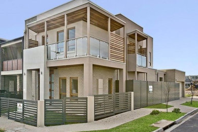 Inspiration for a contemporary home design in Adelaide.
