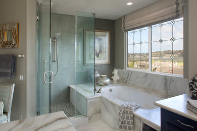 Foto de cuarto de baño clásico renovado grande
