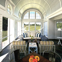 Curved bathroom ceiling