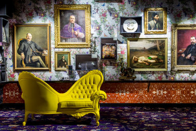 パリにあるラグジュアリーなヴィクトリアン調のおしゃれなホームオフィス・書斎の写真