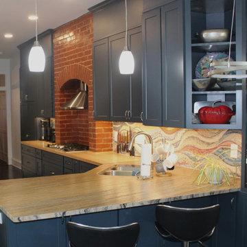 Who does down town Frederick row house remodeling?