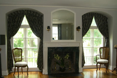Inspiration for a timeless living room remodel in Bridgeport