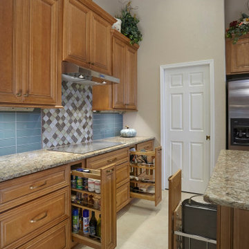 Kitchen Remodel : Cabinet Designer Laura Wallace