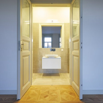 Puristische Badmöbel für Prager Luxus Altbau-Wohnungen