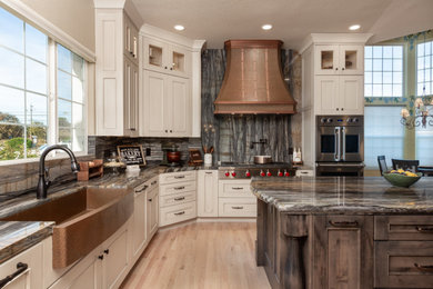 Kitchen photo in San Francisco