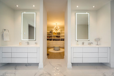 Minimalist home design photo in Toronto
