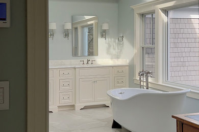 Example of a classic bathroom design in Boston