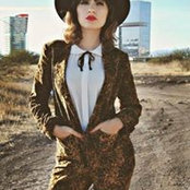 Claudia Sari's photo