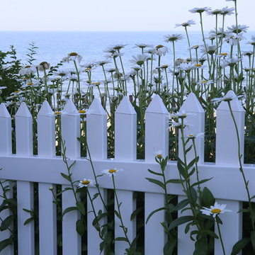 Vinyl Picket White Fence