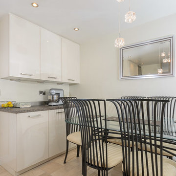 Neutral colours and chic design features, a modern twist to a classic kitchen