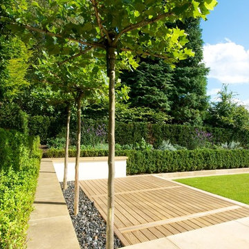 Family Garden by Barnes Walker Landscape Architects, Manchester