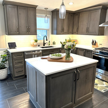 Showplace Framed Sonoma Kitchen & Dry Bar in Maple Flagstone