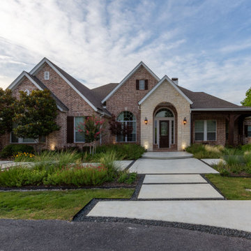 TRANSITIONAL | FOREST VISTA - CURB APPEAL