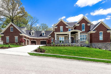 Traditional exterior home idea in Cincinnati