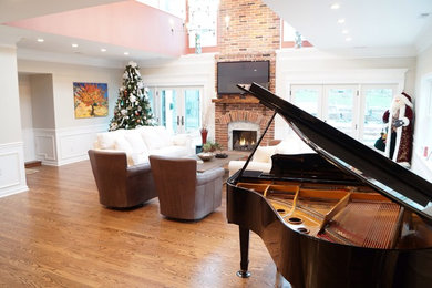 Large arts and crafts home design photo in St Louis