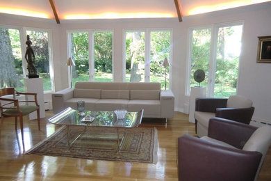 Eclectic living room photo