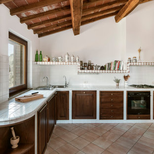 Immagine di una cucina mediterranea