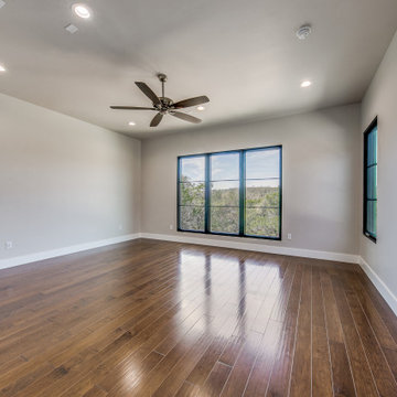 Transitional: 5,087 ft², 5 BR/5.5 BA/1 ST