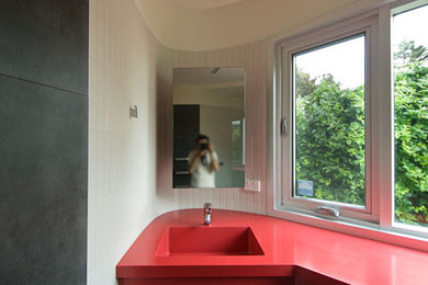This is an example of a bathroom in Adelaide.