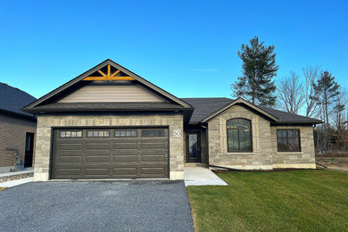 Inspiration for a transitional exterior home remodel in Toronto