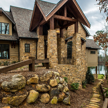 The Definitive Peninsula Lake Lot Home – in The Vineyards