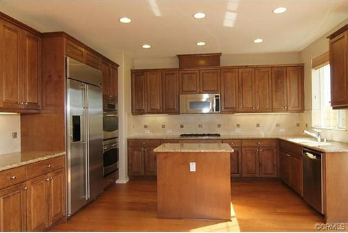 Gray Owl Cabinets - Kitchen wall color help!
