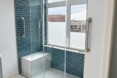 Bathroom - bathroom idea in Chicago