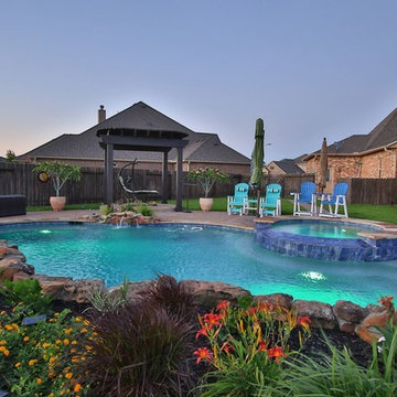 Bilow- Luxury Backyard Pool Lighting