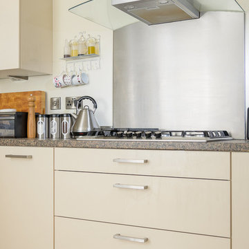Neutral colours and chic design features, a modern twist to a classic kitchen