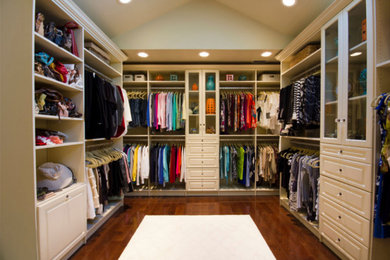 Closet photo in Los Angeles