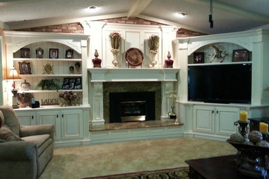 Photo of a traditional family room in Little Rock.