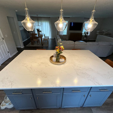 Shiny New Quartz Countertops!!