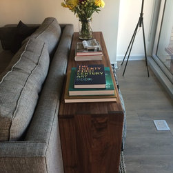 Walnut desks - Products