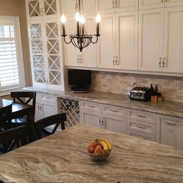 White Tradional Kitchen in Kleinburg