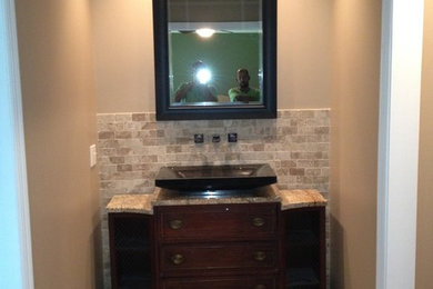 Bathroom - bathroom idea in New York