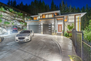 Minimalist exterior home photo in Seattle