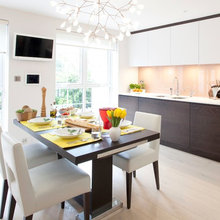 dinning next to Kitchen