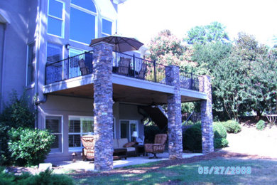 Example of a minimalist home design design in Charlotte