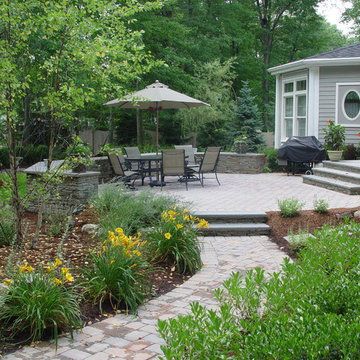 Cozy Patio and Seatwall