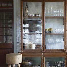 Pantry/Lise's Desk