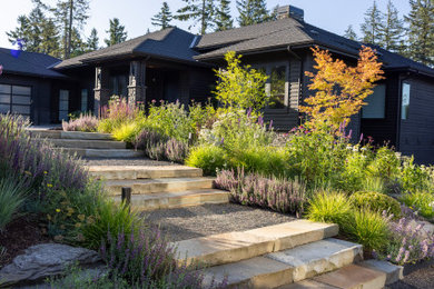 Inspiration for a contemporary landscaping in Portland.