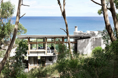Design ideas for a contemporary house exterior in Geelong.